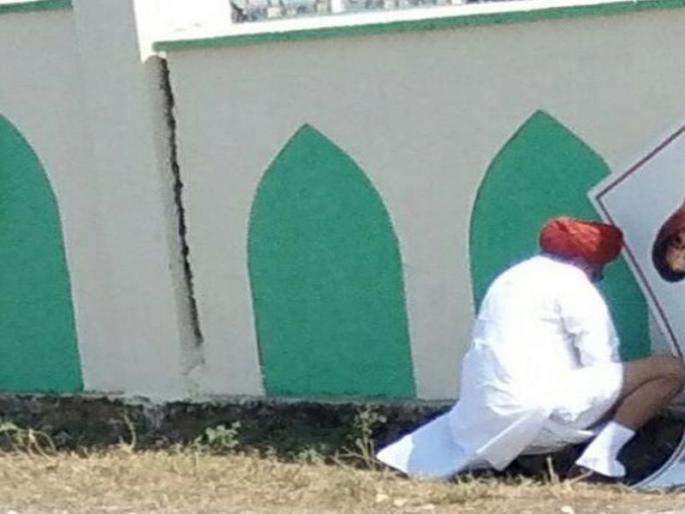 The Rajasthan minister, found out discharged urine in open, said that after criticizing it, the old tradition | उघड्यावर लघुशंका करताना आढळले राजस्थानचे मंत्री, टीका झाल्यावर म्हणाले ही तर जुनी परंपरा The Rajasthan minister, found out discharged urine in open, said that after criticizing it, the old tradition | उघड्यावर लघुशंका करताना आढळले राजस्थानचे मंत्री, टीका झाल्यावर म्हणाले ही तर जुनी परंपरा