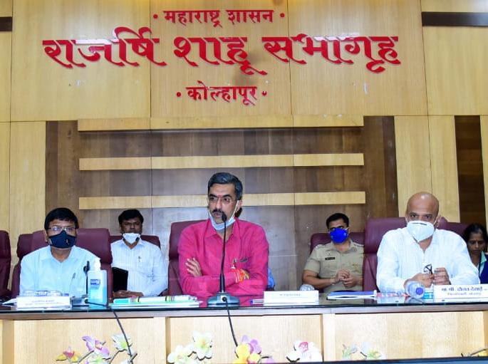 Efforts to prevent installation of large Ganesha idols | मोठ्या गणेशमूर्तींची प्रतिष्ठापना होऊ नये यासाठी प्रयत्न Efforts to prevent installation of large Ganesha idols | मोठ्या गणेशमूर्तींची प्रतिष्ठापना होऊ नये यासाठी प्रयत्न