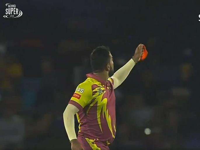 Video: Paarl Rocks team bowler Tabraiz Shamsi turns into magician in Mzansi Super League | बाबो; गोलंदाज बनला जादूगार, असं भन्नाट सेलिब्रेशन तुम्ही पाहिलच नसेल Video
