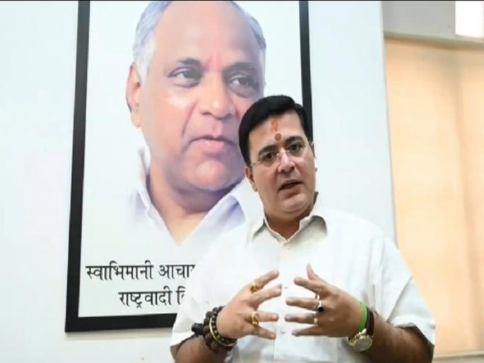 The new Shiv Sainiks should not teach me what Shiv Sena is; Anand Paranjape target shinde group | शिवसेना काय ते मला नव्याने शिवसैनिक झालेल्यांनी शिकवू नये; आनंद परांजपेंचा टोला The new Shiv Sainiks should not teach me what Shiv Sena is; Anand Paranjape target shinde group | शिवसेना काय ते मला नव्याने शिवसैनिक झालेल्यांनी शिकवू नये; आनंद परांजपेंचा टोला