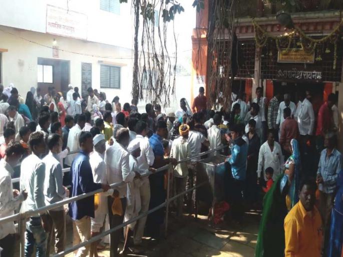 Shankarshandar Shankar Mandalaya Mandalayali | शनिदर्शनासाठी शनिमांडळ येथे भाविकांची मांदियाळी Shankarshandar Shankar Mandalaya Mandalayali | शनिदर्शनासाठी शनिमांडळ येथे भाविकांची मांदियाळी