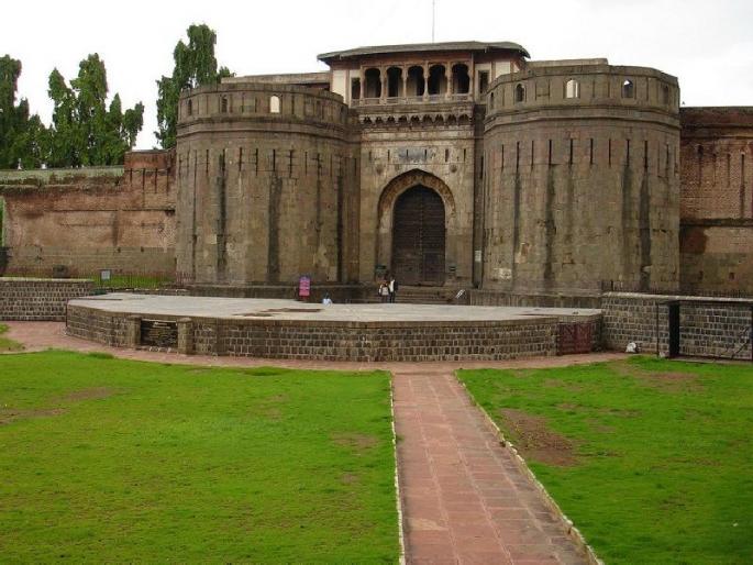 Ban on all the private events on Saturdwar, Koregaon Bhima background | शनिवारवाड्यावर सर्व खासगी कार्यक्रमांना बंदी, कोरेगाव भीमाची पार्श्वभूमी Ban on all the private events on Saturdwar, Koregaon Bhima background | शनिवारवाड्यावर सर्व खासगी कार्यक्रमांना बंदी, कोरेगाव भीमाची पार्श्वभूमी