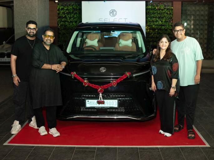 bollywood singer shankar mahadevan buys luxurious mg m9 electric MPV Get these special 5-star amenities including a massage seat | शंकर महादेवन यांनी खरेदी केलं चलतं-फिरतं लक्झरीअस हॉटेल! 'मसाज सीट'सह मिळतात या खास ५ स्टार सुविधा bollywood singer shankar mahadevan buys luxurious mg m9 electric MPV Get these special 5-star amenities including a massage seat | शंकर महादेवन यांनी खरेदी केलं चलतं-फिरतं लक्झरीअस हॉटेल! 'मसाज सीट'सह मिळतात या खास ५ स्टार सुविधा
