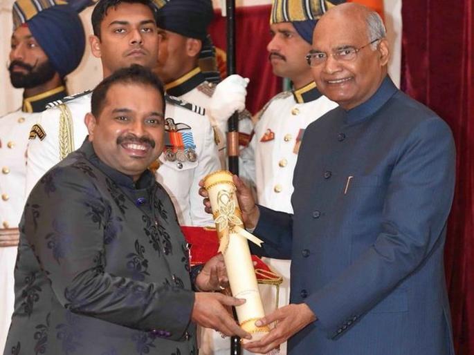 Pradhan honored with the Padma awards of 47 people at the hands of the President | राष्ट्रपतींच्या हस्ते ४७ जणांचा पद्म पुरस्काराने गौरव Pradhan honored with the Padma awards of 47 people at the hands of the President | राष्ट्रपतींच्या हस्ते ४७ जणांचा पद्म पुरस्काराने गौरव