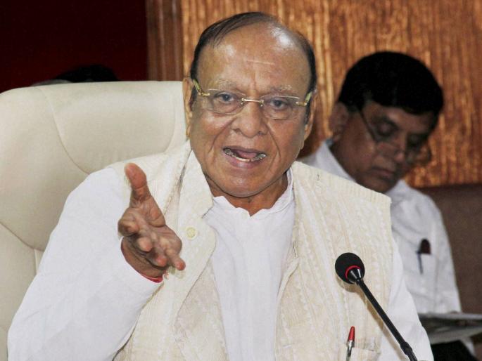 I did not vote for Ahmed Patel - Shankarsinh Vaghela | अहमद पटेल हरणार, मग त्यांना कशाला मत देऊ ?- शंकरसिंह वाघेला I did not vote for Ahmed Patel - Shankarsinh Vaghela | अहमद पटेल हरणार, मग त्यांना कशाला मत देऊ ?- शंकरसिंह वाघेला