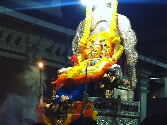 Navratri starts everywhere, despite restrictions, enthusiasm remains | नवरात्रोत्सवास सर्वत्र प्रारंभ, निर्बंध तरी उत्साह कायम Navratri starts everywhere, despite restrictions, enthusiasm remains | नवरात्रोत्सवास सर्वत्र प्रारंभ, निर्बंध तरी उत्साह कायम