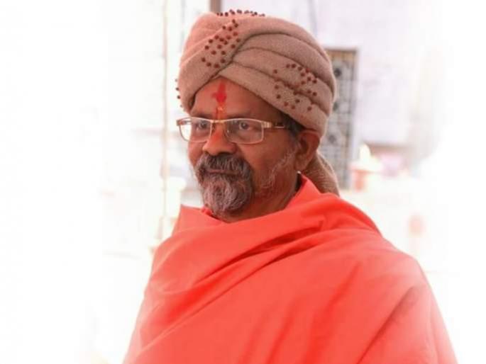 A set back to Shantigiri Maharaj on the polling day A case has been registered | मतदानाच्या दिवशीच शांतीगिरी महाराजांना धक्का; EVMला हार घातल्याप्रकरणी गुन्हा दाखल A set back to Shantigiri Maharaj on the polling day A case has been registered | मतदानाच्या दिवशीच शांतीगिरी महाराजांना धक्का; EVMला हार घातल्याप्रकरणी गुन्हा दाखल
