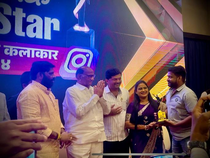 Famous YouTuber Dhananjay Powar DP met Sharad Pawar; Aspirants for election in Hatkanangale Constituency | फेमस युट्यूबरनं घेतली शरद पवारांची भेट; हातकणंगले मतदारसंघात निवडणुकीसाठी इच्छुक Famous YouTuber Dhananjay Powar DP met Sharad Pawar; Aspirants for election in Hatkanangale Constituency | फेमस युट्यूबरनं घेतली शरद पवारांची भेट; हातकणंगले मतदारसंघात निवडणुकीसाठी इच्छुक