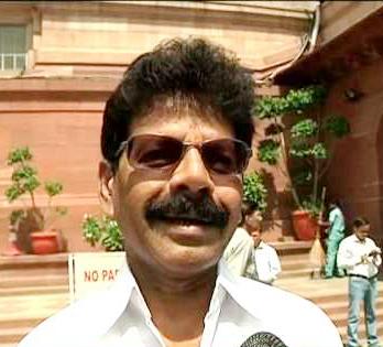 In the 'Survey' of the Central Committee, 52% of the tickets were won due to the selection: Sharad Bansode | केंद्रीय समितीच्या ‘सर्व्हे’मध्ये ५२ टक्के पसंती मिळाल्याने तिकीट गेले : शरद बनसोडे In the 'Survey' of the Central Committee, 52% of the tickets were won due to the selection: Sharad Bansode | केंद्रीय समितीच्या ‘सर्व्हे’मध्ये ५२ टक्के पसंती मिळाल्याने तिकीट गेले : शरद बनसोडे
