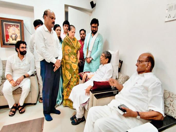 Atul Benke emotional dilemma after meeting Sharad Pawar inquired about the health of former MLA Vallabh Benke | शरद पवारांच्या भेटीने अतुल बेनकेंची भावनिक कोंडी; माजी आमदार वल्लभ बेनकेंच्या प्रकृतीची केली विचारपूस Atul Benke emotional dilemma after meeting Sharad Pawar inquired about the health of former MLA Vallabh Benke | शरद पवारांच्या भेटीने अतुल बेनकेंची भावनिक कोंडी; माजी आमदार वल्लभ बेनकेंच्या प्रकृतीची केली विचारपूस