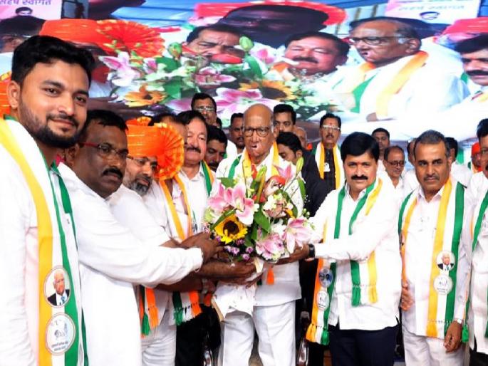Soon the public will show you your rightful place Sharad Pawar reprimanded the opposition | सत्तेची मस्ती डोक्यात गेलेल्यांना जनता जागा दाखवेल, शरद पवार यांनी विरोधकांना रोखठोक सुनावले Soon the public will show you your rightful place Sharad Pawar reprimanded the opposition | सत्तेची मस्ती डोक्यात गेलेल्यांना जनता जागा दाखवेल, शरद पवार यांनी विरोधकांना रोखठोक सुनावले