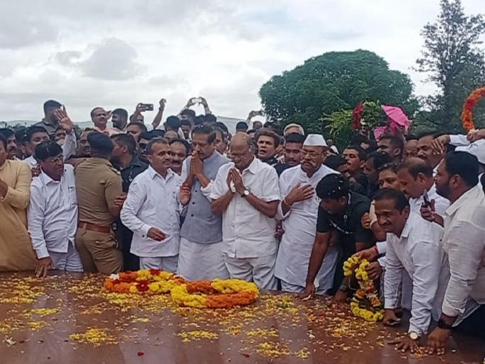 Sharad Pawar's new innings starts with Pretisangam karad | 'थोरल्या' पवारांची प्रीतिसंगावरुन नवी इनिंग सुरु!; महाराष्ट्र पिंजून काढण्याचा निर्धार Sharad Pawar's new innings starts with Pretisangam karad | 'थोरल्या' पवारांची प्रीतिसंगावरुन नवी इनिंग सुरु!; महाराष्ट्र पिंजून काढण्याचा निर्धार