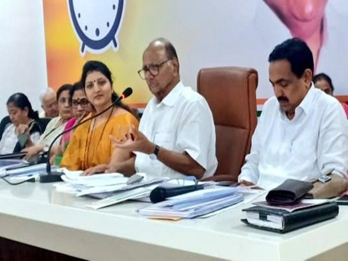 sharad pawar on who entering bjp and left ncp | कावळ्यांची नाही तर मावळ्यांची चिंता करावी: शरद पवार sharad pawar on who entering bjp and left ncp | कावळ्यांची नाही तर मावळ्यांची चिंता करावी: शरद पवार