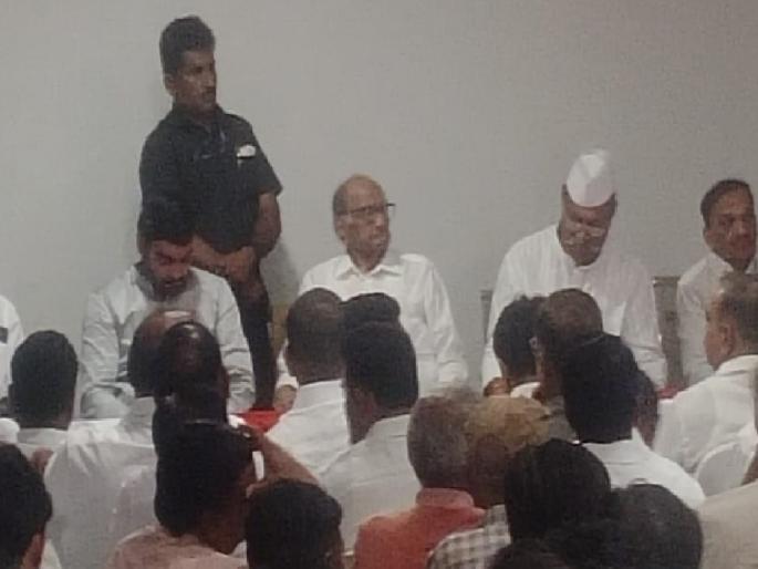 No matter who the candidate is in Satara, the responsibility of victory is ours, Leaders gave faith to Sharad Pawar | Satara: स्वातंत्र्याची दुसरी लढाई; ‘इंडिया’चा उमेदवार विजयी निर्धार No matter who the candidate is in Satara, the responsibility of victory is ours, Leaders gave faith to Sharad Pawar | Satara: स्वातंत्र्याची दुसरी लढाई; ‘इंडिया’चा उमेदवार विजयी निर्धार