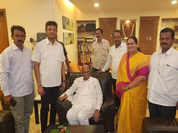 Sangli: Sharad Pawar's visit gives BJP a big blow in Sangli; Rajendra Anna Deshmukh Pawar in the group | Sangli: शरद पवारांच्या दौऱ्याने सांगलीत भाजपला मोठा धक्का; राजेंद्रअण्णा देशमुख पवार गटात Sangli: Sharad Pawar's visit gives BJP a big blow in Sangli; Rajendra Anna Deshmukh Pawar in the group | Sangli: शरद पवारांच्या दौऱ्याने सांगलीत भाजपला मोठा धक्का; राजेंद्रअण्णा देशमुख पवार गटात
