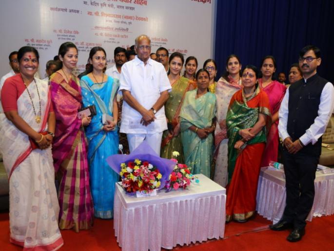 Women should be the leader : Sharad Pawar; Women's Representative Workshop in Pune | महिलांनी नेतृत्वाचा अधिकार गाजवावा : शरद पवार; पुण्यात महिला लोकप्रतिनिधी कार्यशाळा Women should be the leader : Sharad Pawar; Women's Representative Workshop in Pune | महिलांनी नेतृत्वाचा अधिकार गाजवावा : शरद पवार; पुण्यात महिला लोकप्रतिनिधी कार्यशाळा