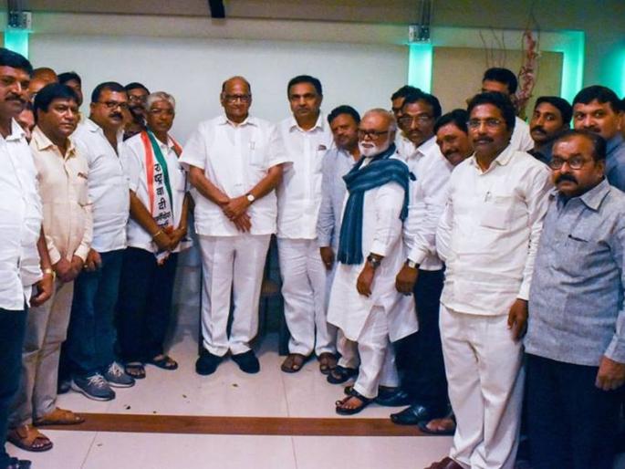 The public will give options to Prime Minister Narendra Modi by sharad pawar | पंतप्रधान नरेंद्र मोदींना जनताच पर्याय देईल- शरद पवार The public will give options to Prime Minister Narendra Modi by sharad pawar | पंतप्रधान नरेंद्र मोदींना जनताच पर्याय देईल- शरद पवार