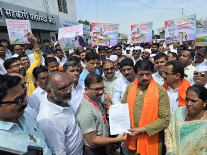 Pimpri Chinchwad No matter how much force Baramati uses this transaction will be canceled Sharad Sonawane | जुन्नर बाजार समितीच्या ३० कोटींच्या जमीन खरेदीत २२.५० कोटींचा गैरव्यवहार ? शरद सोनवणेंचा आरोप Pimpri Chinchwad No matter how much force Baramati uses this transaction will be canceled Sharad Sonawane | जुन्नर बाजार समितीच्या ३० कोटींच्या जमीन खरेदीत २२.५० कोटींचा गैरव्यवहार ? शरद सोनवणेंचा आरोप