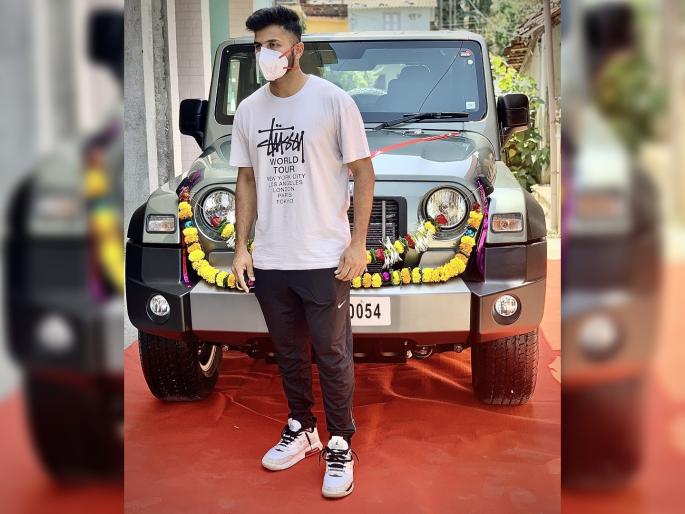 After T Natarajan Shardul Thakur now gets Mahindra Thar as a gift from Anand Mahindra | Anand Mahindra : आनंद महिंद्रांनी मुंबईकर शार्दूल ठाकूरला गिफ्ट केली 'Mahindra Thar'!