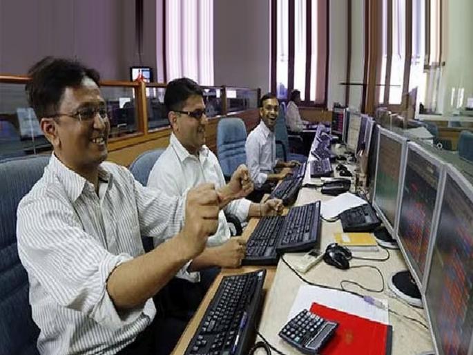 A news and investors crowd on the bank's stock, the price rises to ₹69; 120% return in one year! | एक बातमी अन् बँकेच्या शेअरवर तुटून पडले गुंतवणूकदार, ₹69 वर आलाय भाव; एका वर्षात दिलाय 120% परतावा!