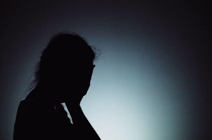 A case has been registered against a 'corona' suspect woman coming from Sharjah | शारजाह येथून आलेल्या ‘कोरोना’संशयित महिलेविरुद्ध गुन्हा दाखल