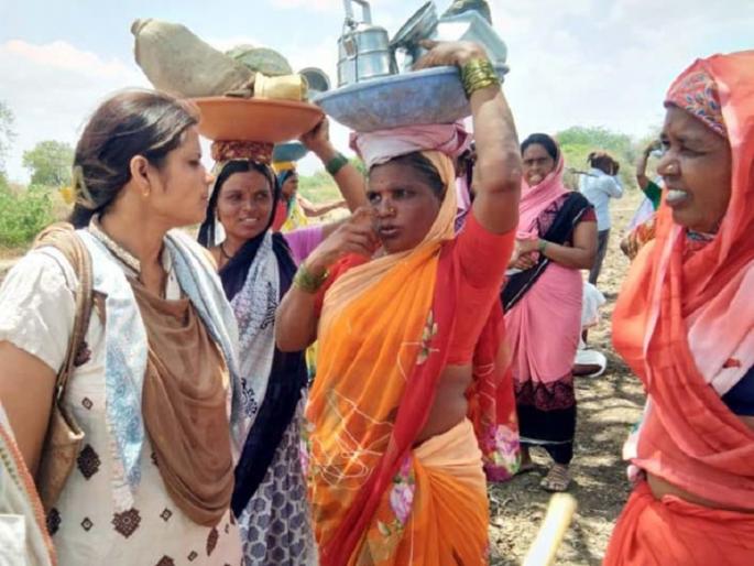 Maharashtra Election 2019: The only women in the election arena with questions of laborers in Jalna! | Maharashtra Election 2019 : जालना जिल्ह्यात निवडणूक रिंगणात एकमेव रणरागिणी!