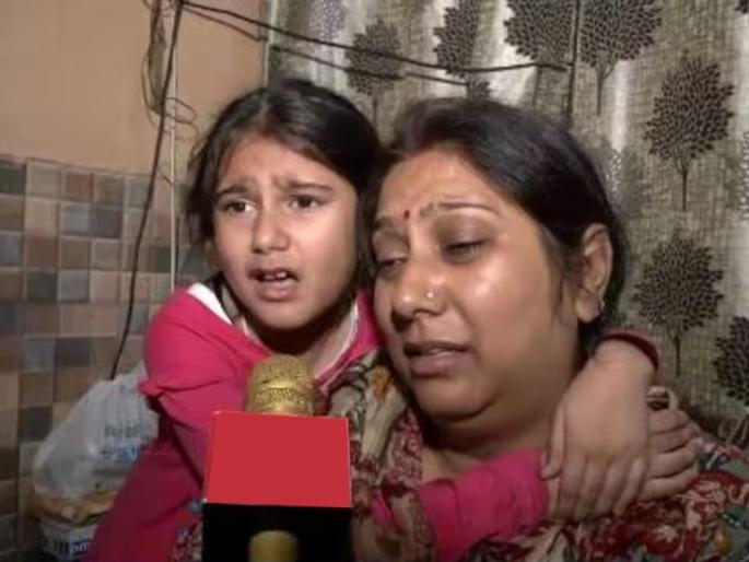 ganderbal attack architect killed daughter says terrorists are very dirty they killed my father | "दहशतवादी खूप वाईट आहेत, त्यांनी माझ्या पप्पांना मारलं"; आर्किटेक्टच्या लेकीने फोडला टाहो ganderbal attack architect killed daughter says terrorists are very dirty they killed my father | "दहशतवादी खूप वाईट आहेत, त्यांनी माझ्या पप्पांना मारलं"; आर्किटेक्टच्या लेकीने फोडला टाहो