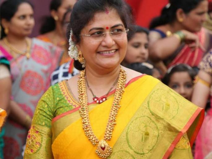 Jollene takes oath as minister to Nipani MLA Shashik | निपाणीच्या आमदार शशिकला जोल्ले कर्नाटक मंत्रीमंडळात कॅबिनेट मंत्री Jollene takes oath as minister to Nipani MLA Shashik | निपाणीच्या आमदार शशिकला जोल्ले कर्नाटक मंत्रीमंडळात कॅबिनेट मंत्री