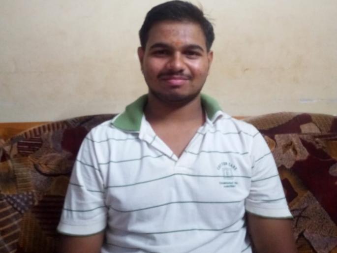 Three years after the school break, Shawnak Joshi got the status of 10th standard | शाळा सुटल्यानंतर तीन वर्षांनी दहावी, शौनक जोशीची परिस्थिती बेताची