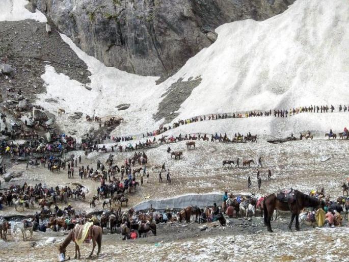Amarnath Yatra temporarily suspended due to heavy rains | जोरदार पावसामुळे अमरनाथ यात्रा तात्पुरती स्थगित; भाविकांची संख्या ८४ हजारांच्या पुढे Amarnath Yatra temporarily suspended due to heavy rains | जोरदार पावसामुळे अमरनाथ यात्रा तात्पुरती स्थगित; भाविकांची संख्या ८४ हजारांच्या पुढे