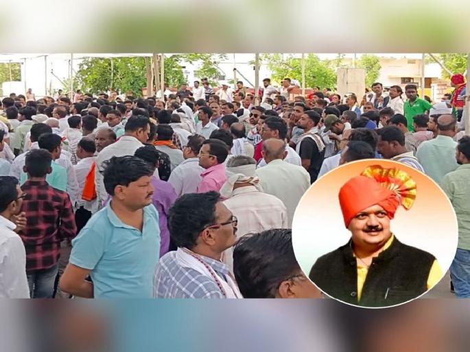 A sea of people turned up in Warora for the last darshan of MP Balu Dhanorkar | बाळूभाऊंच्या अंत्यदर्शनासाठी वरोऱ्यात उलटला जनसागर ! A sea of people turned up in Warora for the last darshan of MP Balu Dhanorkar | बाळूभाऊंच्या अंत्यदर्शनासाठी वरोऱ्यात उलटला जनसागर !