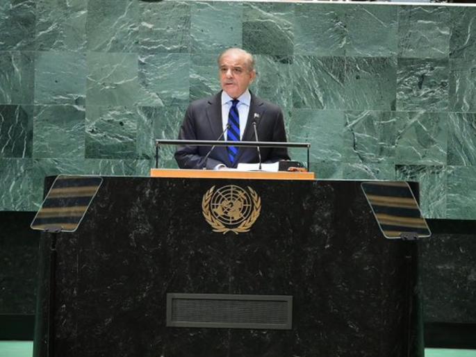 Pakistan on Jammu-Kashmir : India should implement Article 370; Shahbaz Sharif on the stage of the United Nations | भारताने कलम 370 लागू करावी; संयुक्त राष्ट्राच्या मंचावर शाहबाज शरीफ यांनी गरळ ओकली Pakistan on Jammu-Kashmir : India should implement Article 370; Shahbaz Sharif on the stage of the United Nations | भारताने कलम 370 लागू करावी; संयुक्त राष्ट्राच्या मंचावर शाहबाज शरीफ यांनी गरळ ओकली