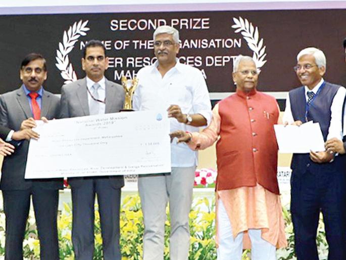 Spend CSR funding on irrigation - Shekhawat | जलसिंचनावर सीएसआर निधी खर्च करा - शेखावत Spend CSR funding on irrigation - Shekhawat | जलसिंचनावर सीएसआर निधी खर्च करा - शेखावत