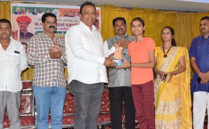 Becoming a member of BJP means patriotism: Ashish Shelar | भाजपचे सदस्य होणे म्हणजे देशभक्तीला समर्थन : आशिष शेलार Becoming a member of BJP means patriotism: Ashish Shelar | भाजपचे सदस्य होणे म्हणजे देशभक्तीला समर्थन : आशिष शेलार