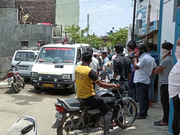 Shocking; Security guard commits suicide in Solapur; Incidents in the friendly city | धक्कादायक; सोलापुरात सिक्युरिटी गार्डने केली आत्महत्या; मित्र नगरातील घटना Shocking; Security guard commits suicide in Solapur; Incidents in the friendly city | धक्कादायक; सोलापुरात सिक्युरिटी गार्डने केली आत्महत्या; मित्र नगरातील घटना