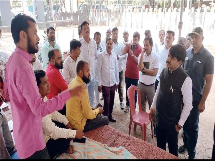 Maratha protestors angry over Hemant Godse; Demanded to resign from MP | हेमंत गोडसेंवर मराठा आंदोलक संतप्त; खासदारकीचा राजीनामा देण्याची केली मागणी Maratha protestors angry over Hemant Godse; Demanded to resign from MP | हेमंत गोडसेंवर मराठा आंदोलक संतप्त; खासदारकीचा राजीनामा देण्याची केली मागणी