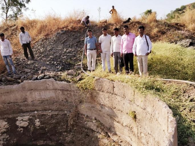 9 cars seized from Lingdari Pajar lake | लिंगदरी पाझर तलावातून ९ मोटारी जप्त  9 cars seized from Lingdari Pajar lake | लिंगदरी पाझर तलावातून ९ मोटारी जप्त