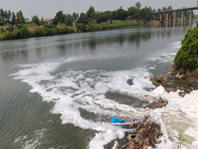 The polluted water of Sherinalaya flows directly into the Krishna River in sangli | सांगलीत शेरीनाल्याचे मैलामिश्रीत पाणी थेट कृष्णा नदीत, प्रदूषण नियंत्रण विभागाचे डोळे कधी उघडणार? The polluted water of Sherinalaya flows directly into the Krishna River in sangli | सांगलीत शेरीनाल्याचे मैलामिश्रीत पाणी थेट कृष्णा नदीत, प्रदूषण नियंत्रण विभागाचे डोळे कधी उघडणार?