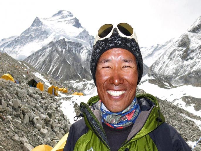 Nepalese Sherpa's twenty-three-time-long upheaval on the Everest | नेपाळी शेरपाची तेवीस वेळा एव्हरेस्टवर यशस्वी चढाई Nepalese Sherpa's twenty-three-time-long upheaval on the Everest | नेपाळी शेरपाची तेवीस वेळा एव्हरेस्टवर यशस्वी चढाई