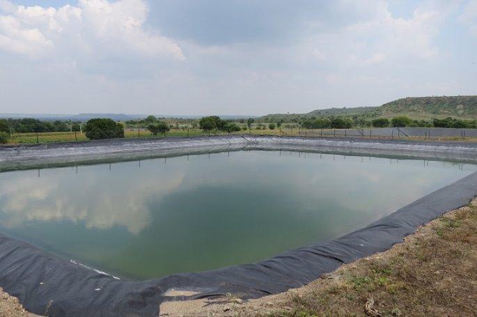 Out of 1900 only 936 farmers of Washim district have completed farm lake work | वाशिम जिल्ह्यात दीड वर्षांत १९०० पैकी केवळ ९३६ शेततळी पूर्ण Out of 1900 only 936 farmers of Washim district have completed farm lake work | वाशिम जिल्ह्यात दीड वर्षांत १९०० पैकी केवळ ९३६ शेततळी पूर्ण