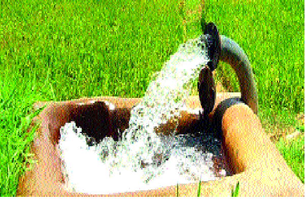 Discontinuity of new taxation for farming: Fear of farmers | शेतीपंपासाठी नवीन वीजकनेक्शन देणे बंद : शेतकरी वर्गातून संताप Discontinuity of new taxation for farming: Fear of farmers | शेतीपंपासाठी नवीन वीजकनेक्शन देणे बंद : शेतकरी वर्गातून संताप