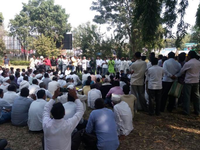 Farmer's 'Surgical Strike' in Akola: Unite Farmers Under Yashwant Sinha | अकोल्यात शेतकऱ्यांचा ‘सर्जिकल स्ट्राइक’ : यशवंत सिन्हांच्या नेतृत्वाखाली एकवटले शेतकरी