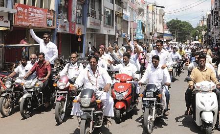 Farmers now hit 'Delhi' | आता शेतकºयांची ‘दिल्ली’वर धडक ! Farmers now hit 'Delhi' | आता शेतकºयांची ‘दिल्ली’वर धडक !