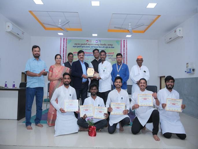 Dr. Ambedkar Law College first prize in street theater competition | डॉ. आंबेडकर विधी महाविद्यालयाला पथनाट्य स्पर्धेचा प्रथम पुरस्कार Dr. Ambedkar Law College first prize in street theater competition | डॉ. आंबेडकर विधी महाविद्यालयाला पथनाट्य स्पर्धेचा प्रथम पुरस्कार