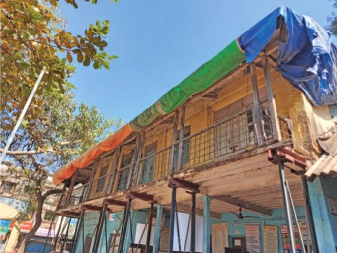 The lives of the staff, including patients at the rural hospital in Boisar, are in danger | बोईसरच्या ग्रामीण रुग्णालयातील रुग्णांसह कर्मचाऱ्यांचा जीव धोक्यात The lives of the staff, including patients at the rural hospital in Boisar, are in danger | बोईसरच्या ग्रामीण रुग्णालयातील रुग्णांसह कर्मचाऱ्यांचा जीव धोक्यात