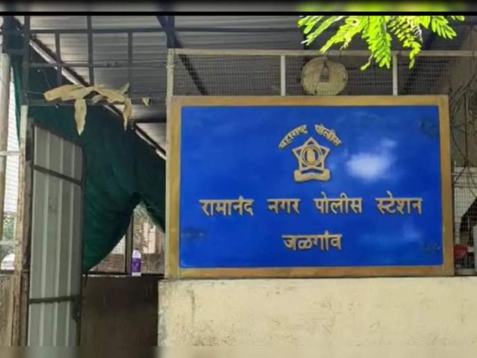 Thieves broke into three houses; Lumpas instead of 1 lakh 20 thousand jalgaon | जळगावात चोरट्यांचा धुमाकूळ, तीन घर फोडले; १ लाख २० हजाराचा ऐवज लंपास Thieves broke into three houses; Lumpas instead of 1 lakh 20 thousand jalgaon | जळगावात चोरट्यांचा धुमाकूळ, तीन घर फोडले; १ लाख २० हजाराचा ऐवज लंपास