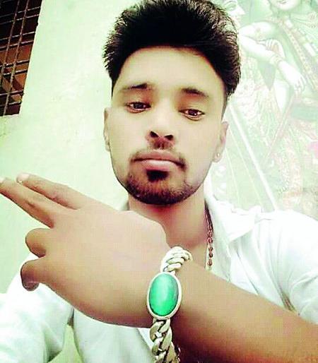Brutal murder of criminal in the MIDC areas of Nagpur | नागपुरातील एमआयडीसी भागात गुन्हेगाराचा निर्घृण खून Brutal murder of criminal in the MIDC areas of Nagpur | नागपुरातील एमआयडीसी भागात गुन्हेगाराचा निर्घृण खून
