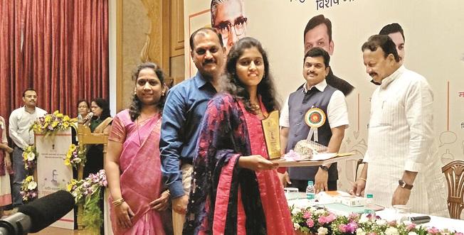 Siddhiqa Otari Award | सिद्धीका ओतारी पुरस्काराने सन्मान Siddhiqa Otari Award | सिद्धीका ओतारी पुरस्काराने सन्मान