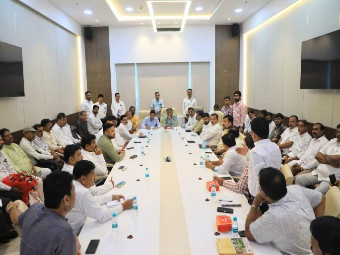 Chief Minister's Diwali visit to the residents of Palava Home Complex in Dombivli | डोंबिवलीतील पलावा गृहसंकुलातील नागरिकांना मुख्यमंत्र्यांची दिवाळी भेट Chief Minister's Diwali visit to the residents of Palava Home Complex in Dombivli | डोंबिवलीतील पलावा गृहसंकुलातील नागरिकांना मुख्यमंत्र्यांची दिवाळी भेट