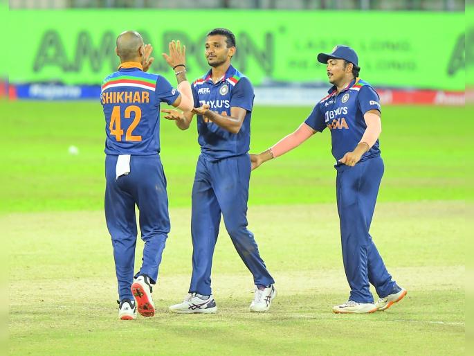 India vs SL 1st T20I live Updates Score Today : Varun Chakravarthy set for India debut, know India's probable playing XI  | IND Vs SL 1st T20I Live : 'मिस्ट्री' स्पीनर्सचे पदार्पण होणार, राहुल द्रविड युवा खेळाडूंना संधी देणार; जाणून घ्या Playing XI कशी असणार!